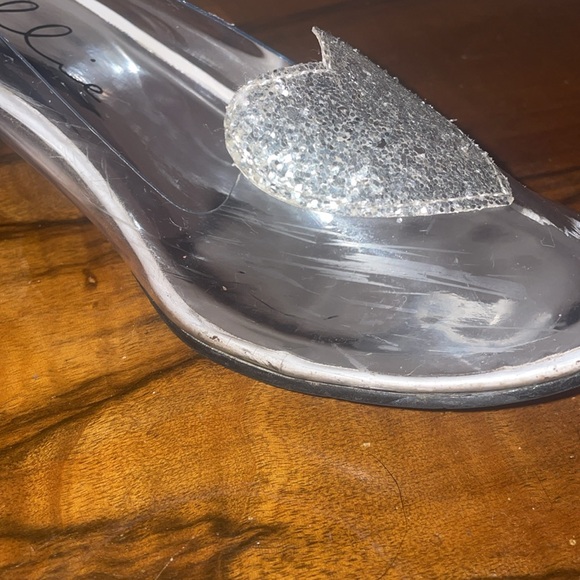 🍉 Women’s Size 10 Ellie Clear Plastic High Heels With Glitter Heart On Front - Picture 4 of 10